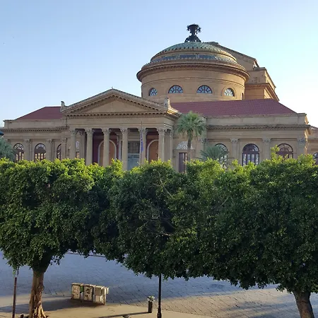 Гостевой дом Porta Maqueda 4*